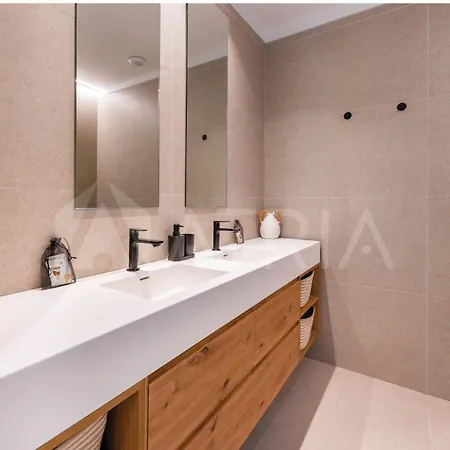 Stylish 2br - Be Grand Apartment Madrid