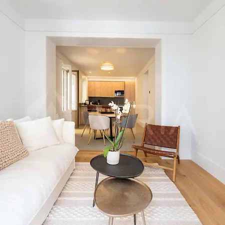 Stylish 2br - Be Grand Apartment Madrid