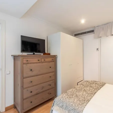 Moderno En Chamberi Apartment