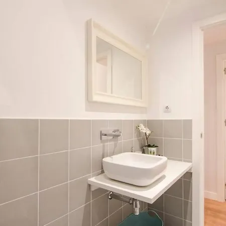 Renovated And Modern- 3bd 2bth- Anton Martin Appartamento Madrid