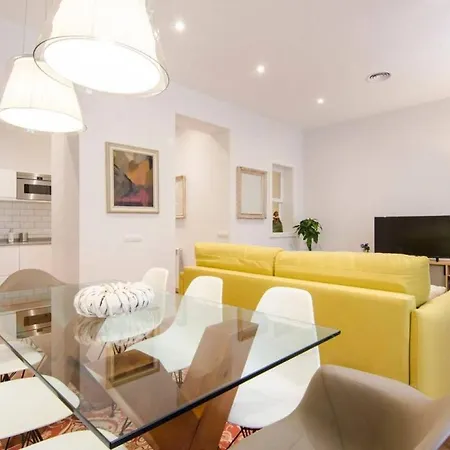Apartment Renovated And Modern- 3bd 2bth- Anton Martin