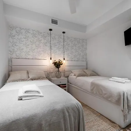 2 Bedrooms 1 Bathroom Furnished - Justicia - Executive Style - Mintystay Apartment Madrid