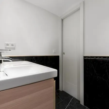 2 Bedrooms 1 Bathroom Furnished - Justicia - Executive Style - Mintystay * Madrid