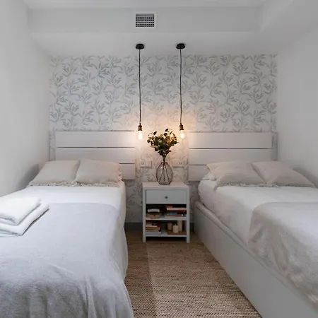 2 Bedrooms 1 Bathroom Furnished - Justicia - Executive Style - Mintystay Apartment
