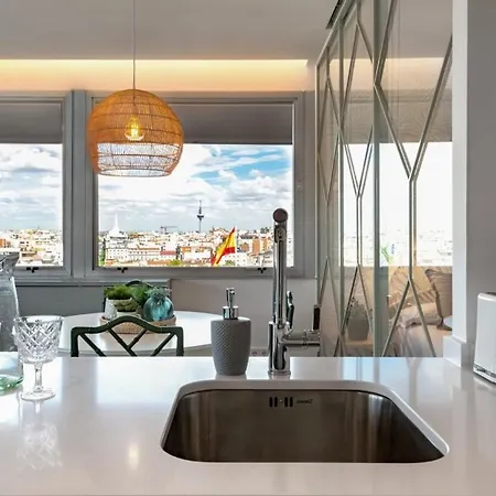 2 Bedrooms 1 Bathroom Furnished - Justicia - Incredible Views - Mintystay Madrid