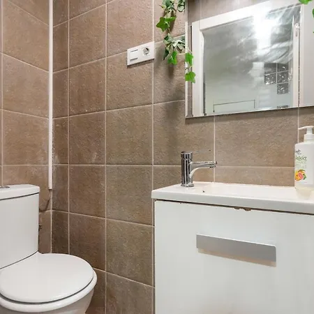 Downtown 2 Bedrooms Apartment Madrid