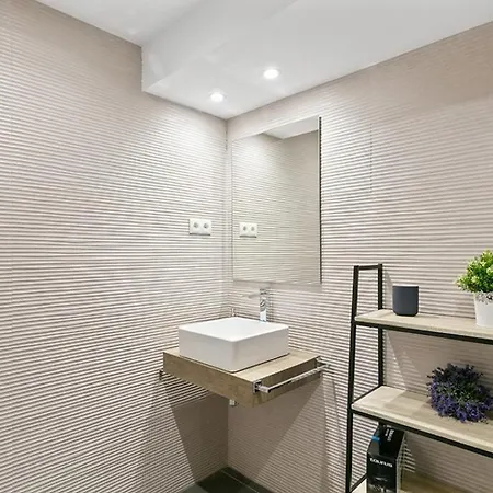 Apartment Refurnished One-bedroom Letras *