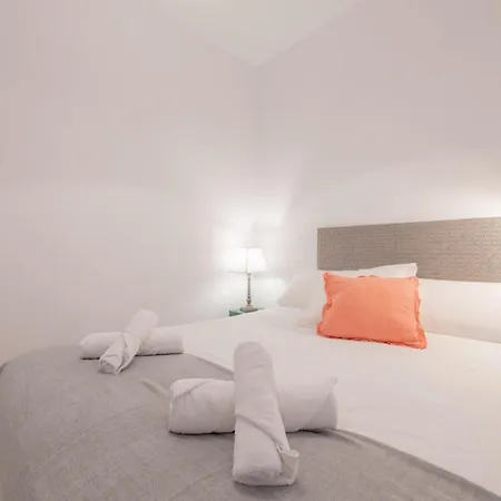 Bright And Modern- 2 Bedrooms 1bathroom- Mintystay - Bocangel *