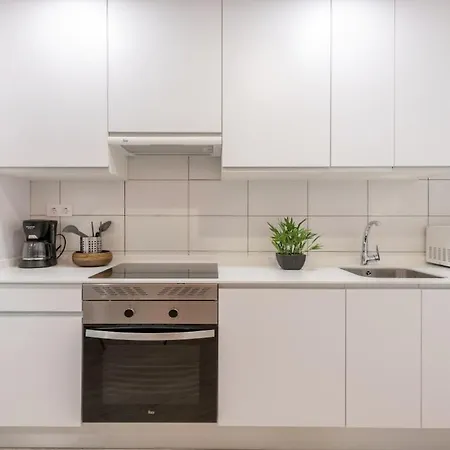 Bright And Modern- 2 Bedrooms 1bathroom- Mintystay - Bocangel