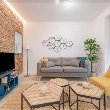 Apartment Bright And Modern- 2 Bedrooms 1bathroom- Mintystay - Bocangel *