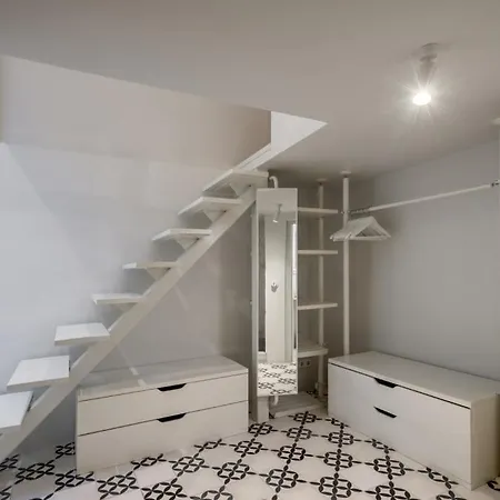 3 Bedrooms 2 Bathrooms Furnished - Malasana - Terrace - Bright In Downtown Area - Mintystay * Madrid