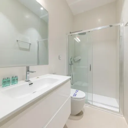2 Bedrooms 2 Bathrooms Furnished - Delicias - Modern- Mintystay Madrid