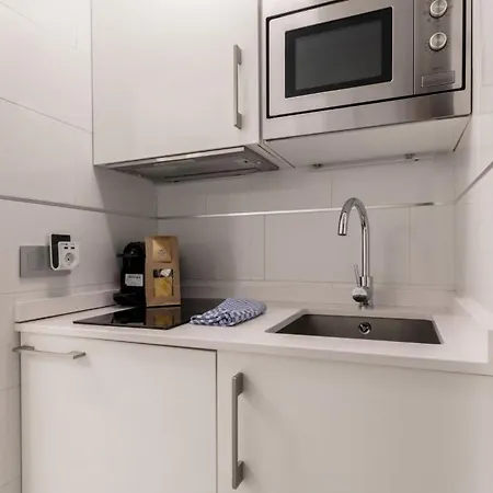 1 Bedroom 1 Bathroom Furnished - Recoletos - Modern Functional - Mintystay Apartment *