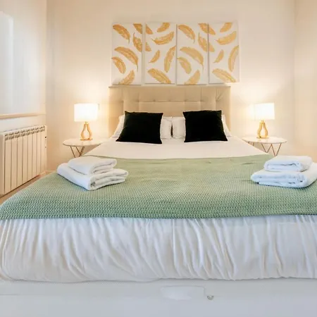 1 Bedroom 1 Bathroom Furnished - Salamanca - Stylish Wterrace - Mintystay Apartment *