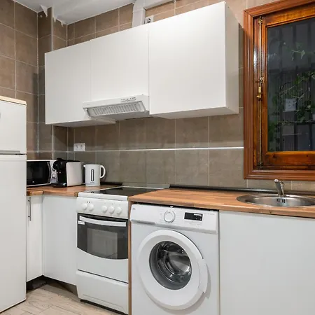 Apartment Downtown 2 Bedrooms *