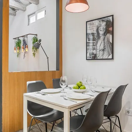 Attic 3bedrms-2baths In Heart Of Malasana Apartment