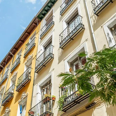Attic 3bedrms-2baths In Heart Of Malasana