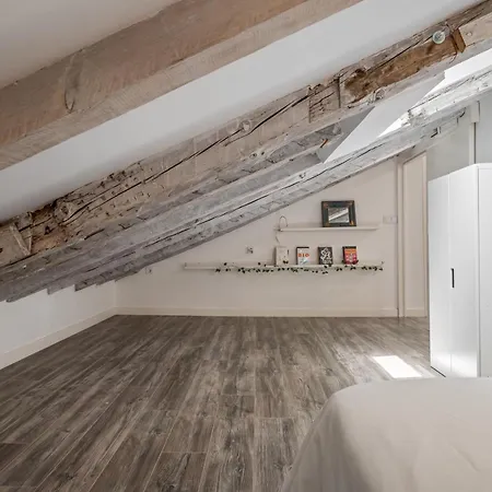 Attic 3bedrms-2baths In Heart Of Malasana Apartment *