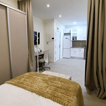 Apartment Nomad Nook Plaza Castilla Madrid