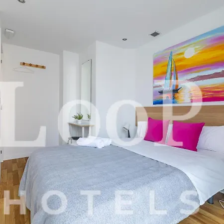 Loop America Auto-Check In Apartment *