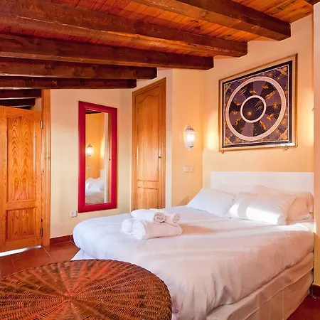 Atico Preciados Apartment