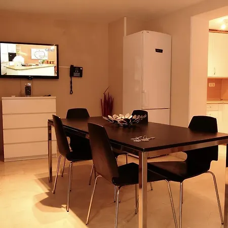 Mercury Apartment *