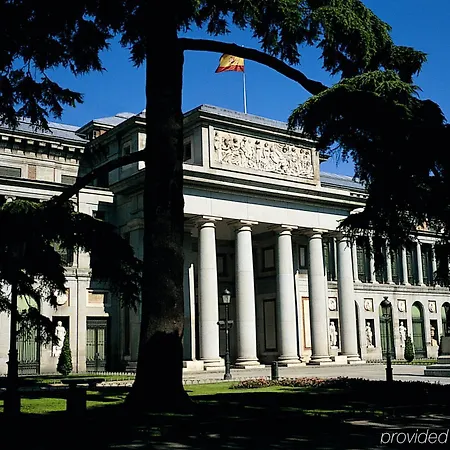 Mandarin Oriental Ritz, Отель