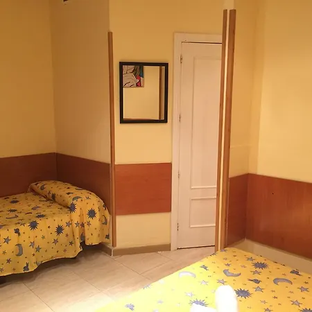 Apartamentos Sleeping In Madrid Apartamento Madrid