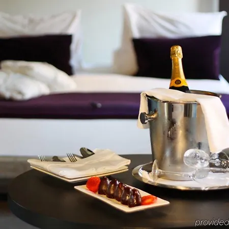 Radisson Blu Hotel, Prado 4*