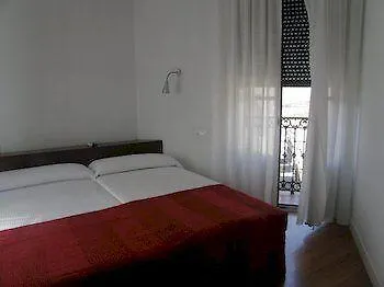 Guest house Santa Isabel Madrid
