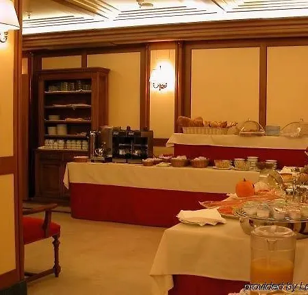 일 카스티야스 호텔 3*