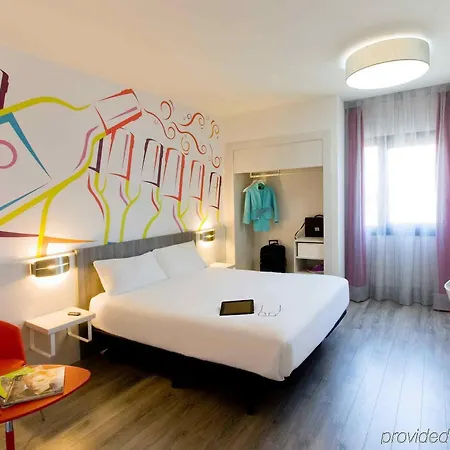 Ibis Styles Prado 3*