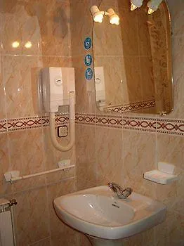 Comercial Πανσιόν *