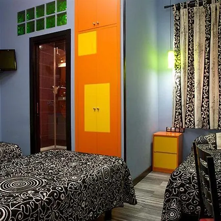 Jc Santa Ana Guest house Madrid