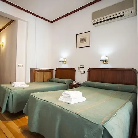 Carrera Casa de hóspedes 2*