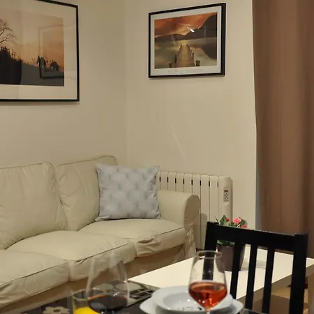 Apartment Livinginopera Escalinata *
