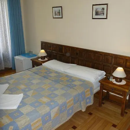 Machín 3*