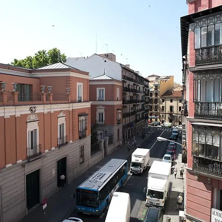 Estudio Plaza Mayor 아파트