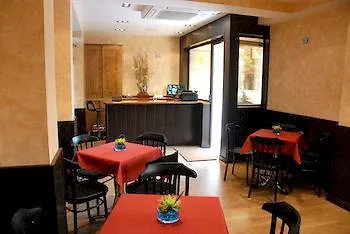 阿维尼达巴拉哈斯酒店