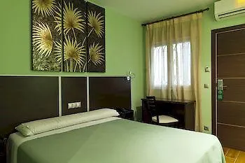Pensión Avenida Barajas 3*