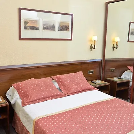 Carlos V Hotel Madrid