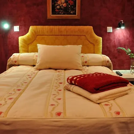 Hostal Far Plaza Mayor *