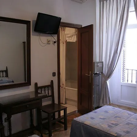 Hispano Gran Via Guest house 2*