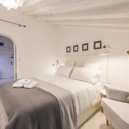 La Almudena Apartment *