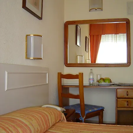 Laris Hotel Madri