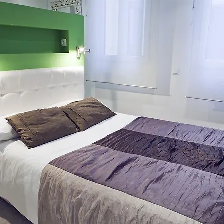 Sixrooms Plaza Mayor Guest house Madrid