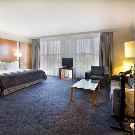Hotel Exe Plaza