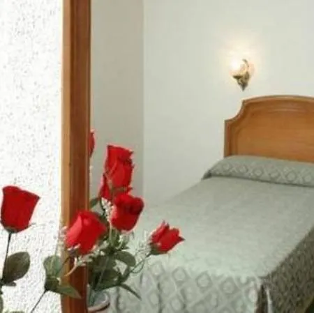 Hotel Senorial 3*