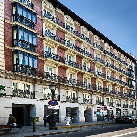 Catalonia Plaza Mayor 4*