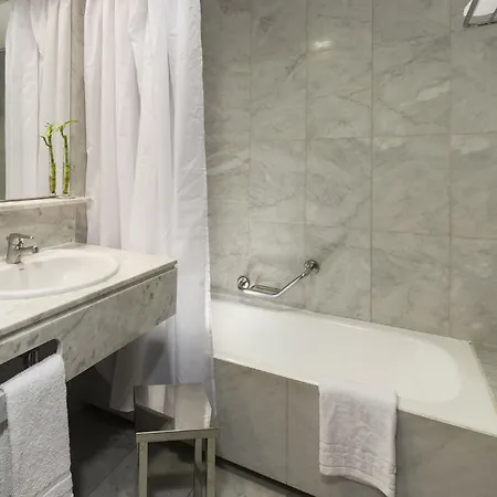 Hotel Crisol Via Castellana Madryt